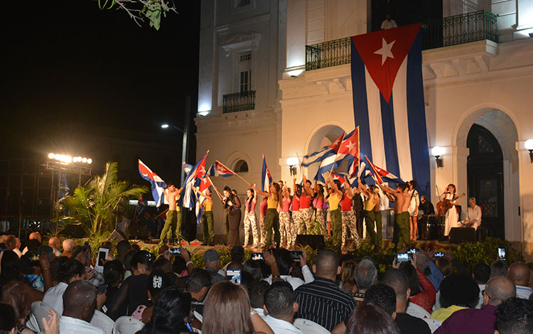 Gala artística por el aniversario 55 de la caída en combate de Ernesto Che Guevara.