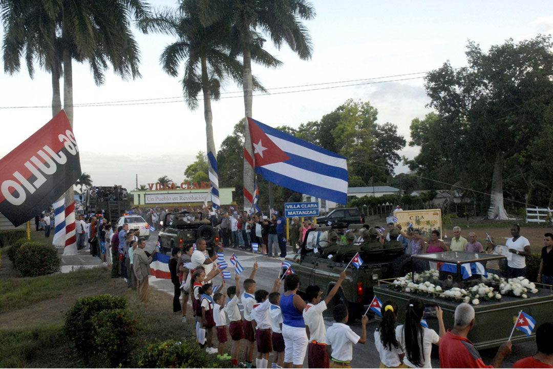 Llegada a Cuatro Palmas, Villa Clara, del cortejo fúnebre que trasladaba las cenizas de Fidel Castro Ruz.