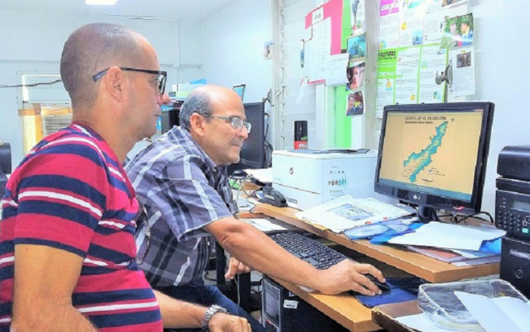 Máster Luis Orlando Pichardo Moya y el licenciado Manuel Garcí­a Castro. 