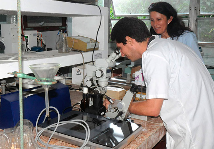 Laboratorio de Química en la UCLV