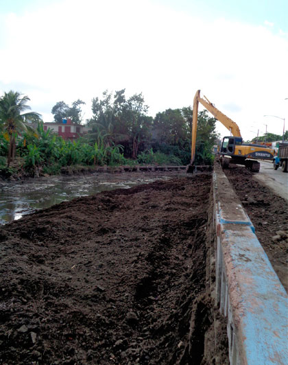 Limpieza y dragado del río Bélico. Limpieza y dragado del río Bélico.