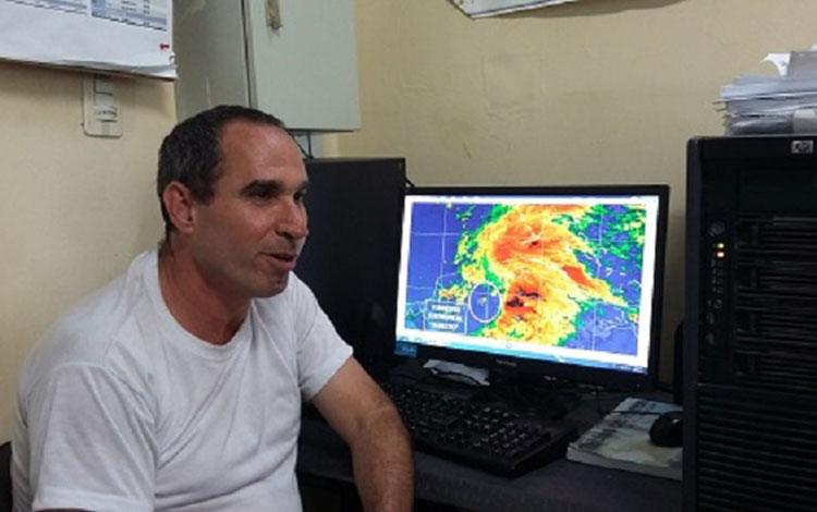 Amaury Machado, jefe del Grupo de Pronósticos del Centro Meteorológico Provincial de Villa Clara.