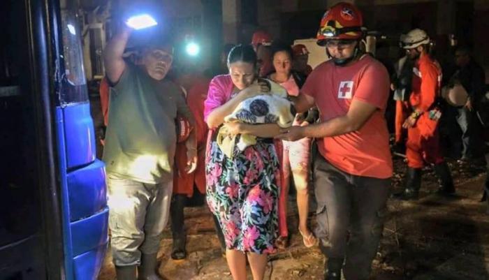 Evacuación durante tornado que afectó a La Habana el 27 de enero de 2019.