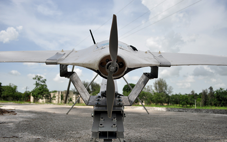 Dron fabricado en la UCVL y empleado en la agricultura.