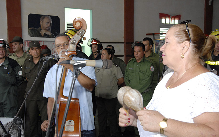 Verbena de la calle Gloria, en Santa Clara. Verbena de la calle Gloria, en Santa Clara.