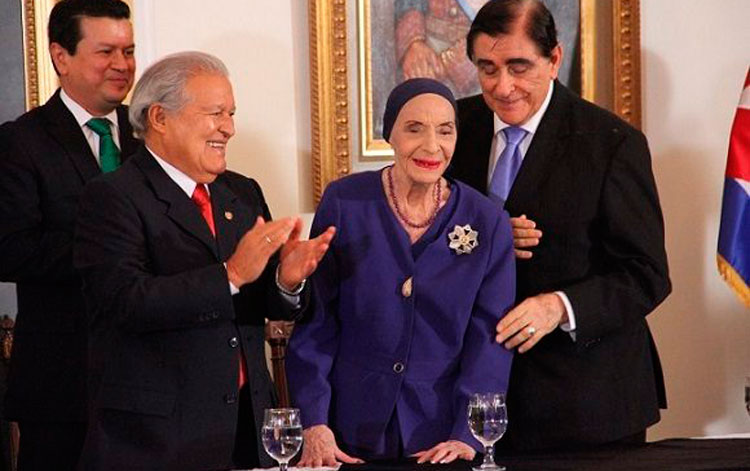 Alicia Alonso en El Salvador