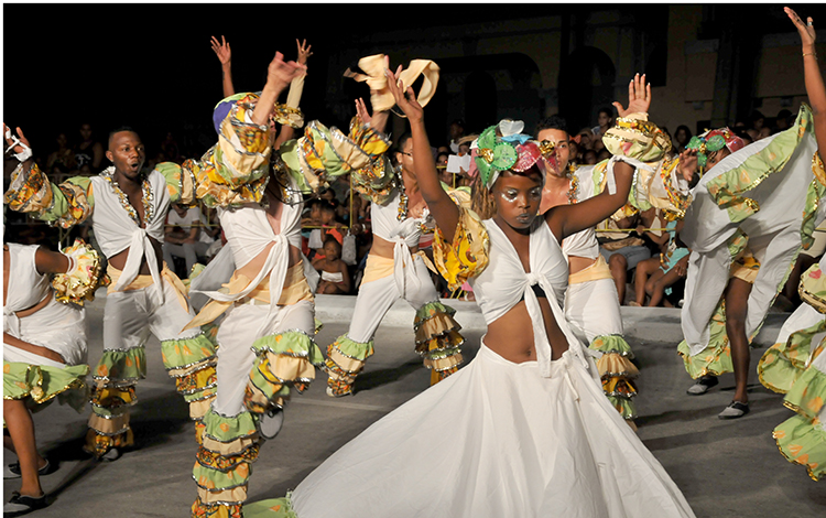  La comparsa Jóvenes del Centro, ganadora del Gran Premio del Carnaval 2017.