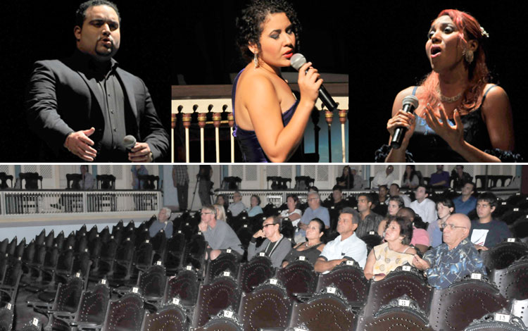 Público y cantantes del Teatro Lírico Nacional de Cuba, teatro La Caridad, Santa Clara.