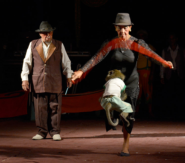 Dúo de Gumersindo y Marí­a Elena, del Circo Nacional de Cuba.