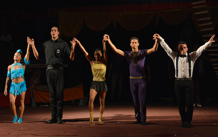 Artistas del Circo Nacional de Cuba.