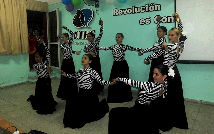 Compañía flamenca en gala por el aniversario 20 del proyecto Para una sonrisa.