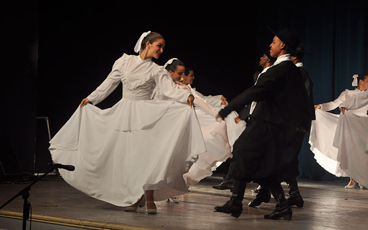 Conjunto danzario Nuestra América.