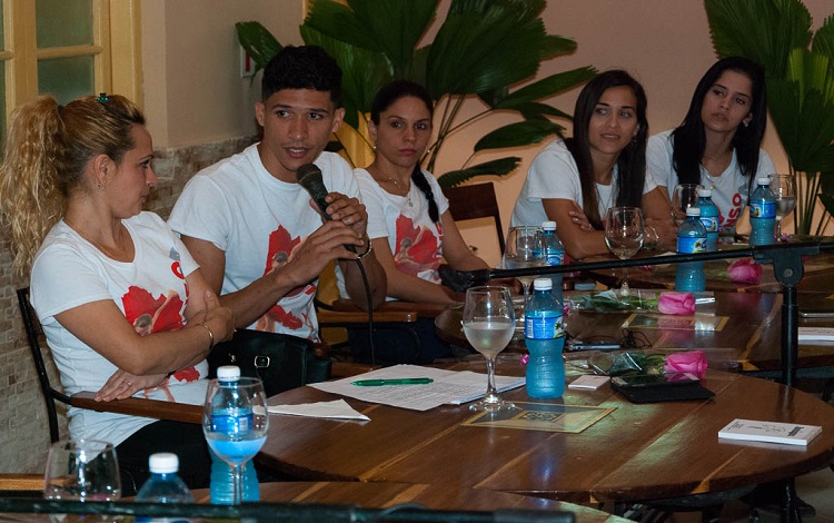 Conferencia de Prensa de los bailarines de Lizt Alfonso