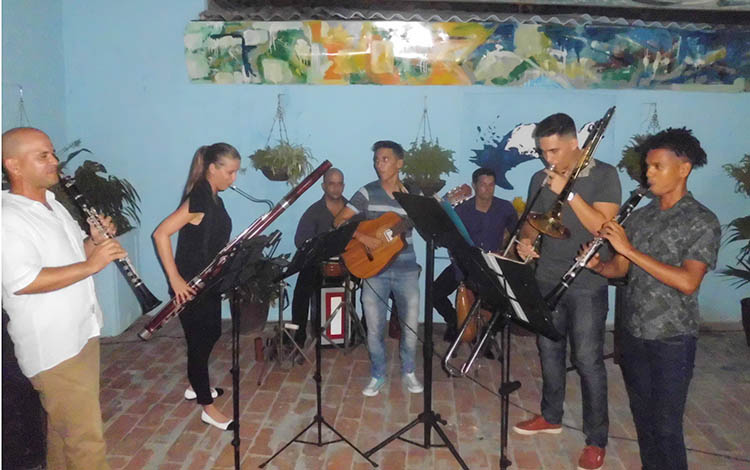 Grupo Raptus, en reapertura de la galerí­a Hurón Azul, de Manicaragua.