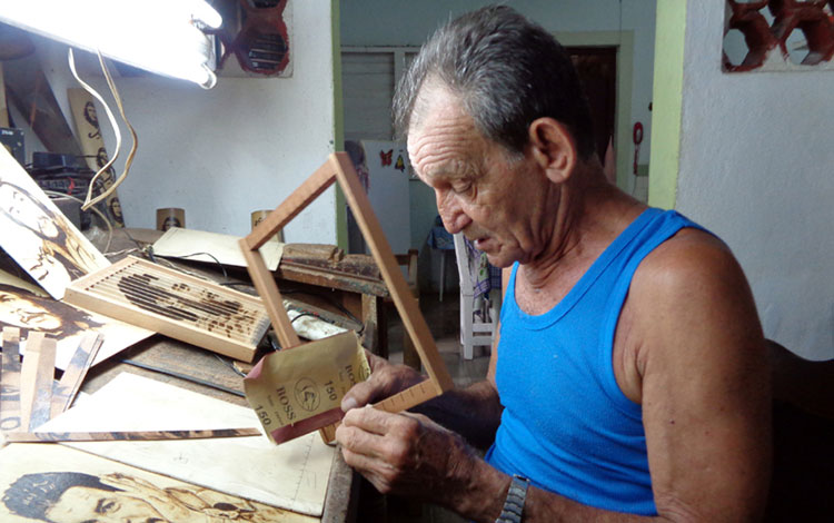 Hernani Simón Hernández Morales, pintor de Remedios, Villa Clara.