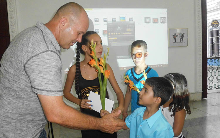 Reconocimiento a instituciones en el Festival Rodando Fantasí­as.