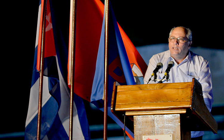 Alpidio Alonso, ministro de Cultura, pronuncia palabras centrales en acto por el aniversario 15 de la Brigada José Martí­ de instructores de arte.