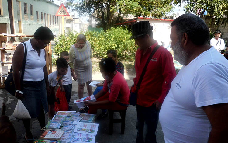 Encuentro comunitario de la librerí­a La piedra lunar.