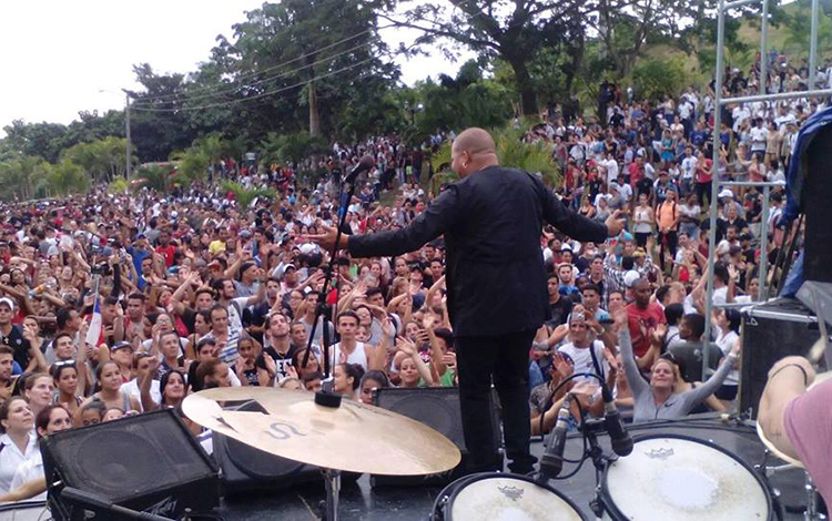 Concierto de Arnaldo Rodríguez en Santa Clara, 8 de octubre de 2018. Concierto de Arnaldo Rodríguez en Santa Clara, 8 de octubre de 2018.