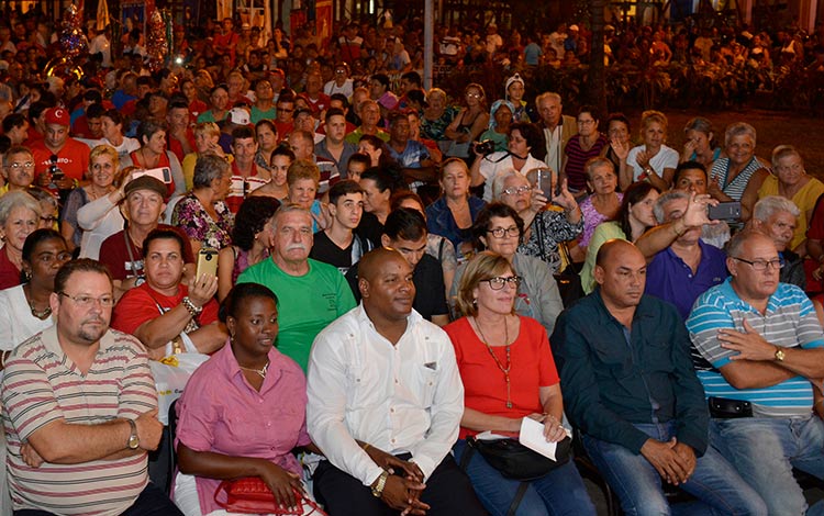 Acto de declaratoria de las parrandas del centro de Cuba como patrimonio inmaterial de la humanidad.