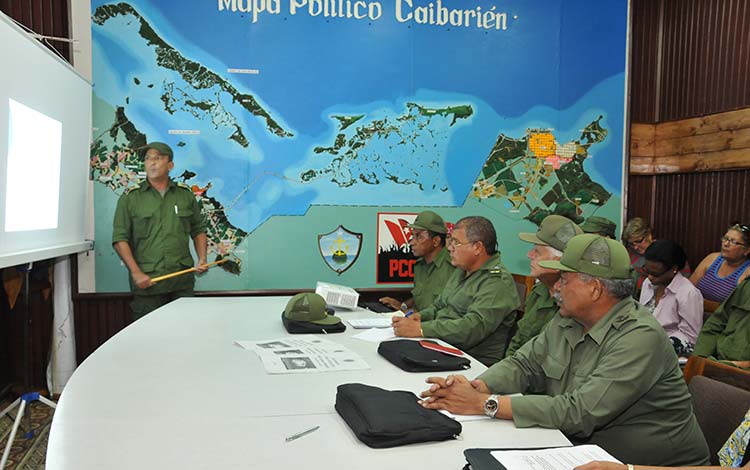 General de cuerpo de ejército Joaquín Quintas Solá asiste a reunión del Consejo de Defensa de Caibarién, Villa Clara. General de cuerpo de ejército Joaquín Quintas Solá asiste a reunión del Consejo de Defensa de Caibarién, Villa Clara.
