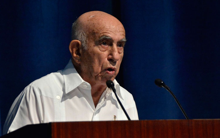 José Ramón Machado Ventura pronuncia discurso por el aniversario 60 del MINFAR.