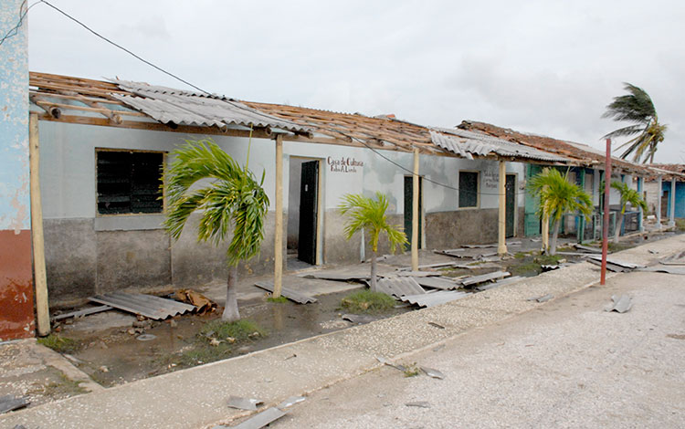 Daños en Casa de la Cultura de Carahatas, por huracán Irma.
