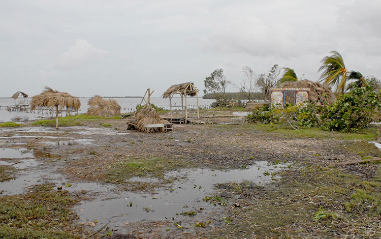 Centro Recreativo de Carahatas sufrió daños por el huracán Irma.