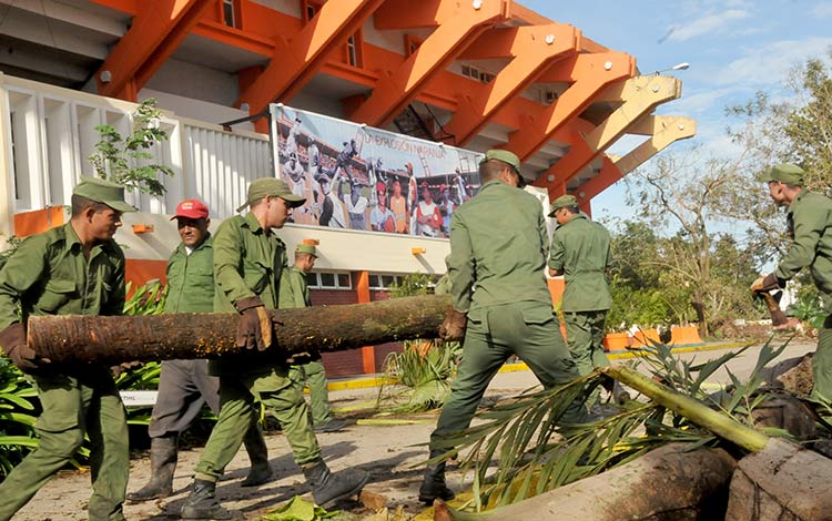 Brigada de las FAR en recuperación de área del Sandino. Brigada de combatientes de las FAR participa en recuperación tras huracán.