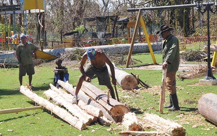 Labores de recuperación en parque de diversiones de Caibarién, Villa Clara. Labores de recuperación en parque de diversiones de Caibarién, Villa Clara.