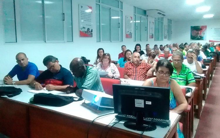 Reunión preparatoria para inicio de venta de materiales de construcción a damnificados por huracán Irma. Reunión preparatoria para inicio de venta de materiales de construcción a damnificados por huracán Irma.
