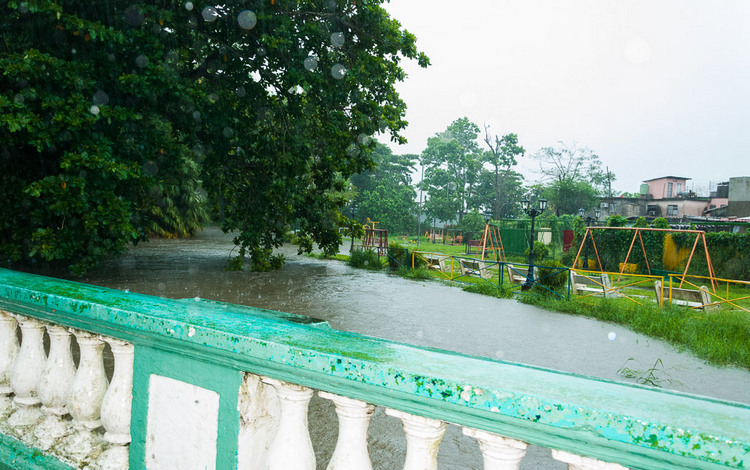 Puente de La Cruz sobre el río Cubanicay. Puente de La Cruz sobre el río Cubanicay.