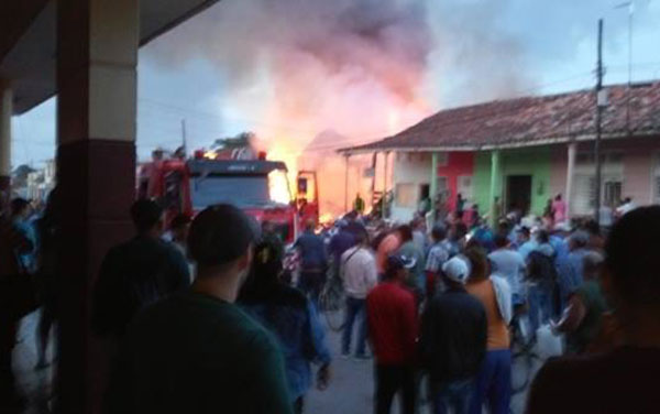 Incendio en Placetas. Incendio en Placetas.