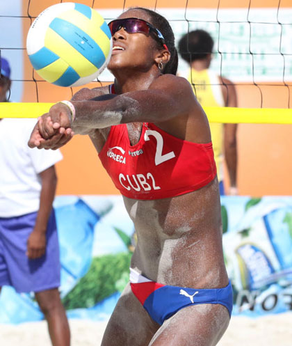 Lidiannys Echevarrí­a, atleta cubana de voleibol de playa.