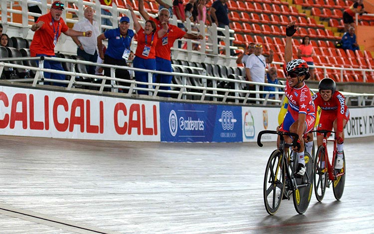 Marlies Mejías gana scratch de los Juegos Centroamericanos y del Caribe de Barranquilla 2018.