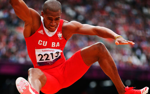 Ángel Jiménez Cabeza, atleta cubano campeón paralímpico en Atenas 2004.