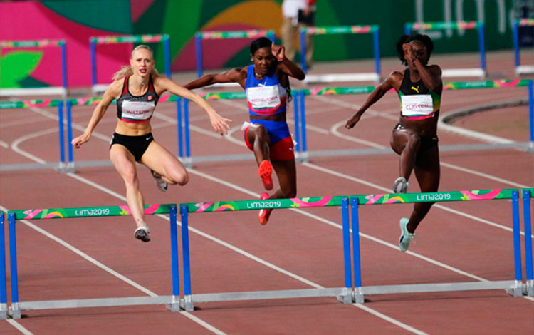 Final de los 400 metros con vallas en Lima 2019.