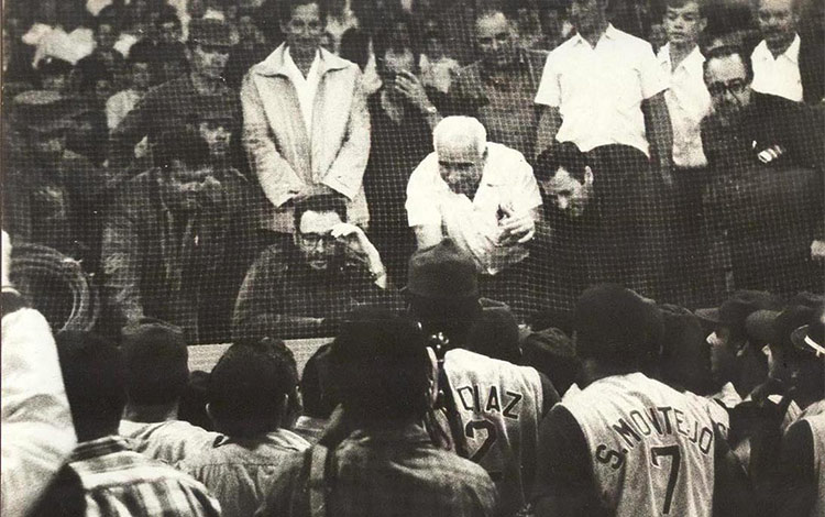 Primera visita de Fidel al estadio Sandino, de Santa Clara.