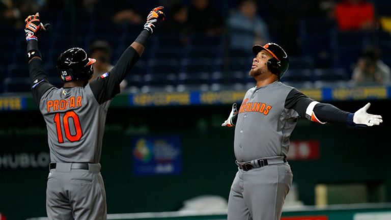 Holanda celebra victoria contra Cuba en el Clásico Mundial de 2017.