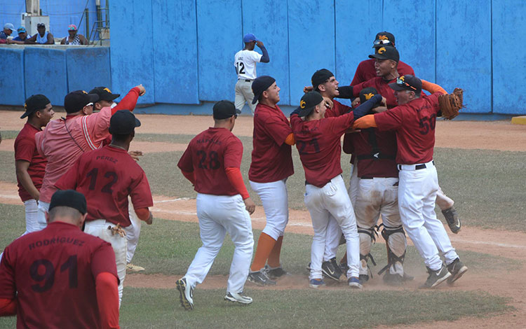 Equipo Villa Clara sub 18 gana campeonato de 2017.