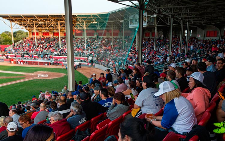 Estadio Stade Stereo, de Águilas de Trois-Rivieres.