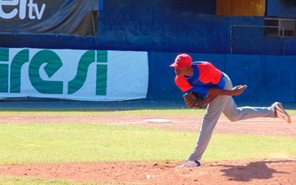 Pitcher de Cuba Sub-23 Yusimar Cousí­n.