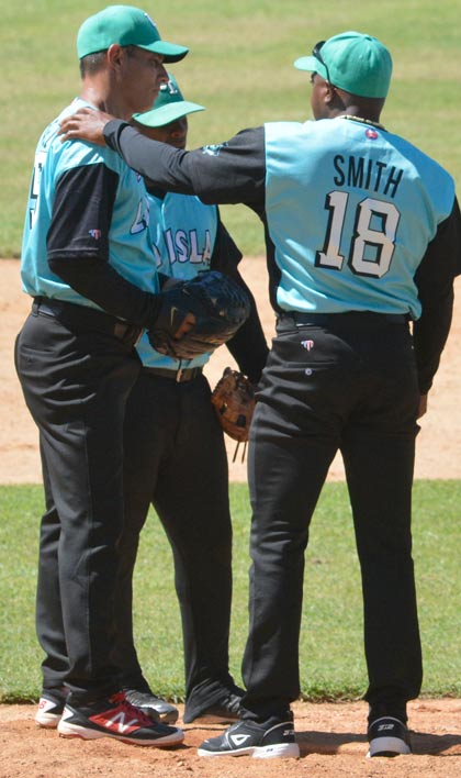 Wilber Pérez, pitcher de la Isla de la Juventud, en juego contra Villa Clara.