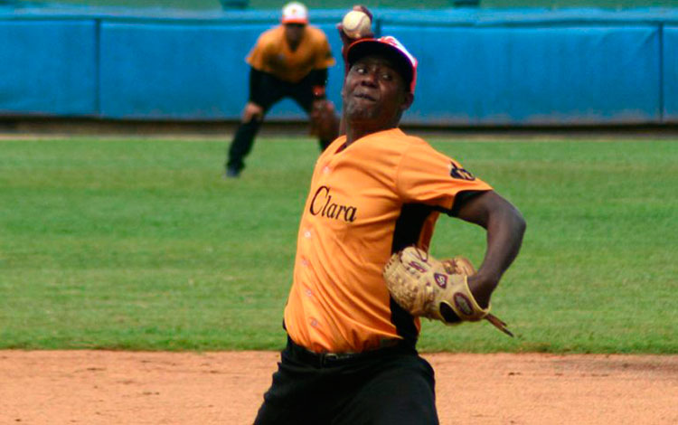 Alain Sánchez, ganador del segundo juego del play off Villa Clara contra Sancti Spíritus.