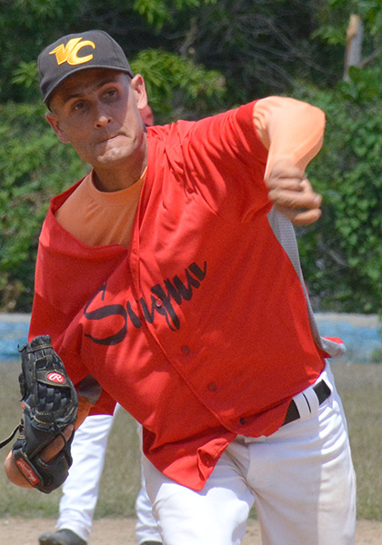 Ví­ctor Castro, pitcher de Sagua la Grande.