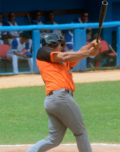 Norel González, pelotero de Villa Clara.