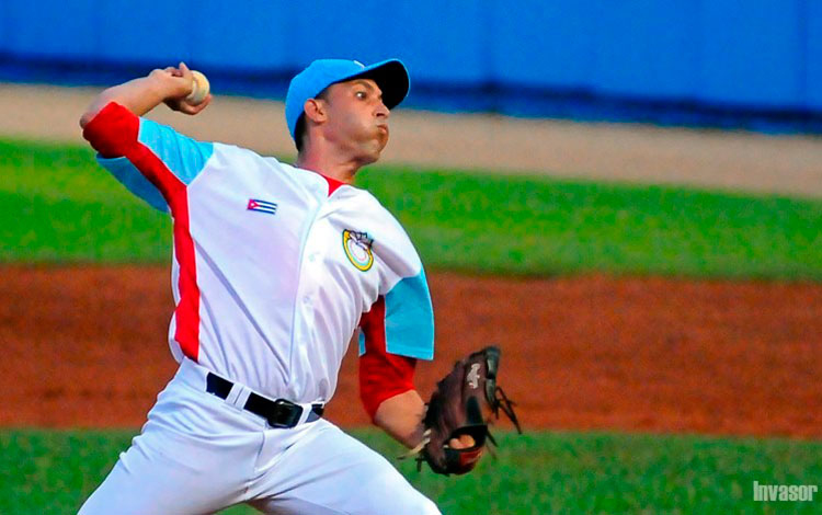 Yander Guevara, pitcher del equipo Ciego de Ávila.