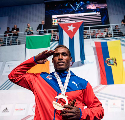 Boxeador cubano Julio César la Cruz, campeón mundial de Hamburgo 2017.