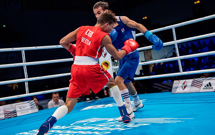 Yosbany Veití­a, campeón mundial de los 52 kg, en Hamburgo-2017.