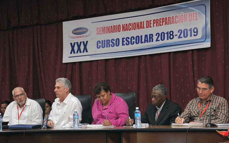 Presidente cubano, Miguel Díaz-Canel Bermúdez, interviene en seminario de preparación del curso escolar 2018-2019 en el sistema deportivo.